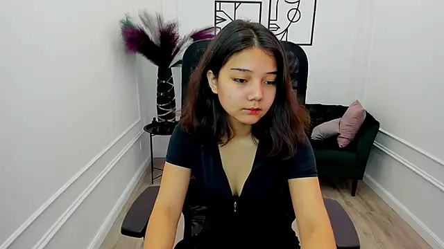 ElliVensda online show from September 18, 11:42 am