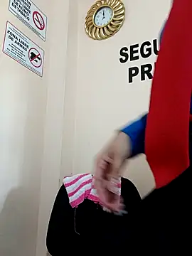 Snapshot of Hannah-colx chatting on November 1, 4:00 pm Hannah-colx online show from November 1, 4:00 pm