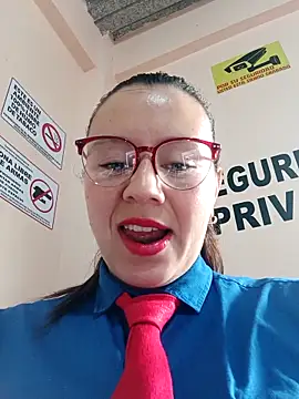 Snapshot of Hannah-colx chatting on October 2, 1:38 pm Hannah-colx online show from October 2, 1:38 pm