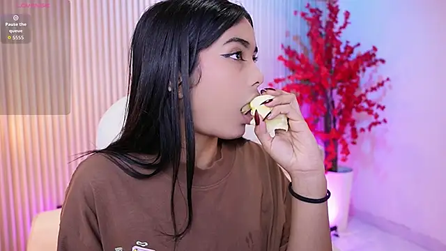 Snapshot of GiaNovak chatting on October 23, 11:38 am GiaNovak online show from October 23, 11:38 am