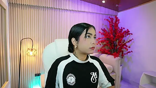 Snapshot of GiaNovak chatting on October 7, 11:47 am GiaNovak online show from October 7, 11:47 am