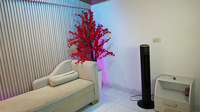 Snapshot of GiaNovak chatting on September 17, 11:41 am GiaNovak online show from September 17, 11:41 am