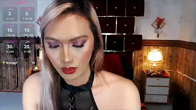 AthenaFLamia online show from July 28, 3:37 am