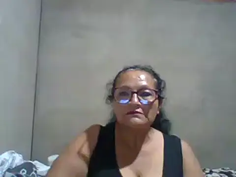 Snapshot of _Cristal chatting on October 21, 12:58 am Cristal online show from October 21, 12:58 am