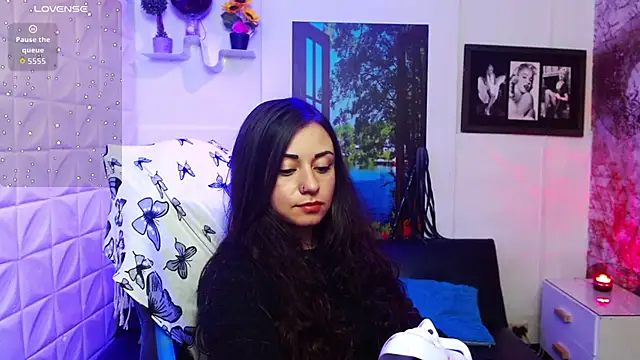 Snapshot of Eva_Roussell chatting on October 31, 4:22 pm Eva Roussell online show from October 31, 4:22 pm