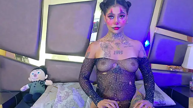 Snapshot of EmilieLake chatting on October 29, 8:33 pm EmilieLake online show from October 29, 8:33 pm