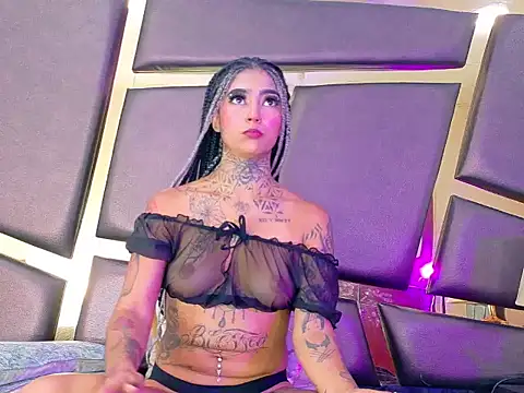 Snapshot of EmilieLake chatting on September 25, 9:12 pm EmilieLake online show from September 25, 9:12 pm