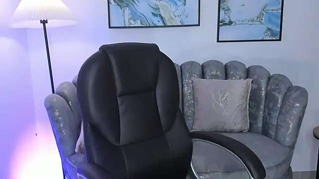 Snapshot of issi_loren chatting on October 17, 5:38 pm issi loren online show from October 17, 5:38 pm