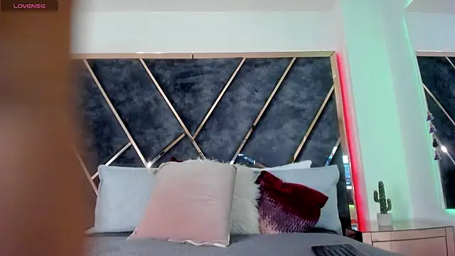 Snapshot of SusanaHenao chatting on October 24, 8:05 pm SusanaHenao online show from October 24, 8:05 pm