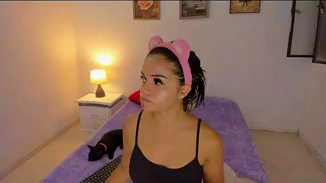 Snapshot of Valeri_13 chatting on October 21, 10:58 pm Valeri 13 online show from October 21, 10:58 pm