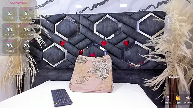 Snapshot of Natasha-Adams chatting on October 13, 9:50 pm Natasha-Adams online show from October 13, 9:50 pm