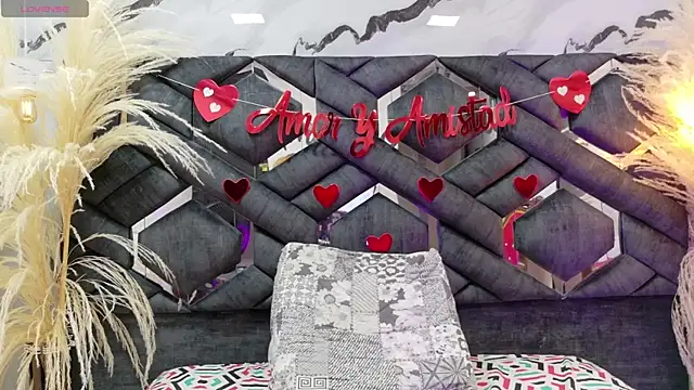 Snapshot of Natasha-Adams chatting on September 24, 9:47 pm Natasha-Adams online show from September 24, 9:47 pm