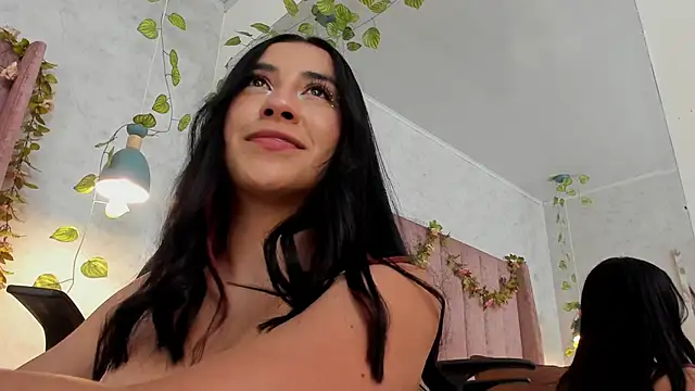 Snapshot of AnyaJay chatting on October 13, 11:07 pm AnyaJay online show from October 13, 11:07 pm