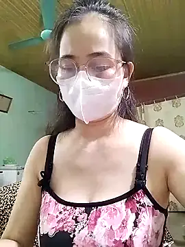 Snapshot of HELEN686 chatting on October 1, 4:01 pm HELEN686 online show from October 1, 4:01 pm