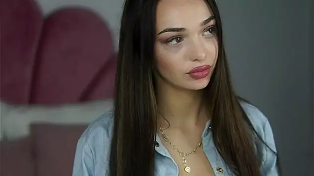 Snapshot of AmiraVeyl chatting on October 9, 9:19 pm AmiraVeyl online show from October 9, 9:19 pm