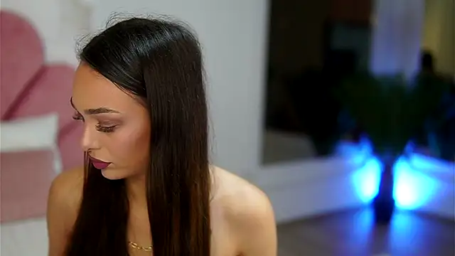 Snapshot of AmiraVeyl chatting on October 4, 8:46 pm AmiraVeyl online show from October 4, 8:46 pm