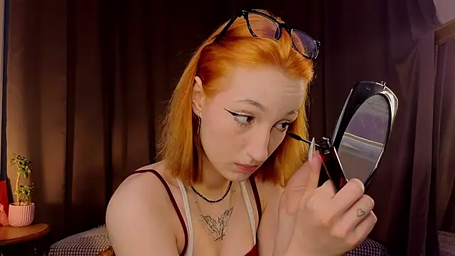 Snapshot of MaryroseRoeder chatting on September 21, 4:00 am MaryroseRoeder online show from September 21, 4:00 am