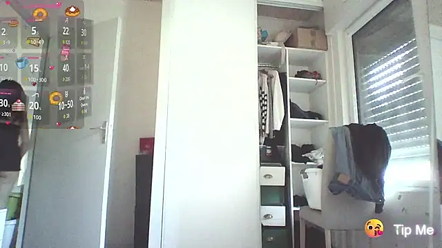 CornetDeGlace online show from September 22, 11:52 am