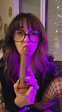 CornetDeGlace online show from November 9, 7:43 pm