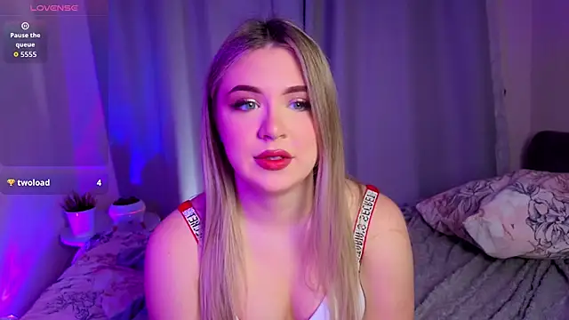 Snapshot of AliaBuerstatte chatting on October 31, 8:13 pm AliaBuerstatte online show from October 31, 8:13 pm