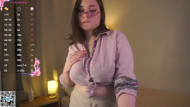 LakeshiaVodopich online show from October 18, 9:23 am