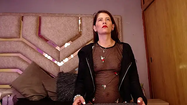 LucyWaine online show from September 12, 3:08 pm