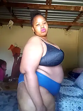 Snapshot of Curvycandy95 chatting on October 5, 7:57 am Curvycandy95 online show from October 5, 7:57 am