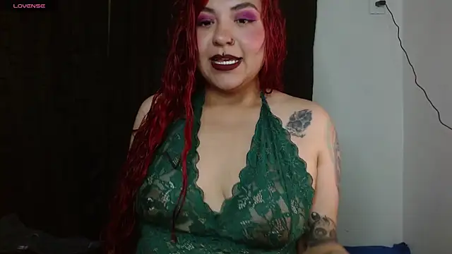 Snapshot of aria-dark chatting on October 25, 3:47 am aria-dark online show from October 25, 3:47 am