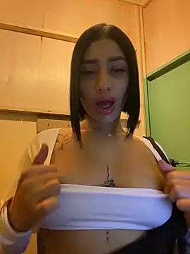 AlannaEvons online show from December 2, 6:54 pm