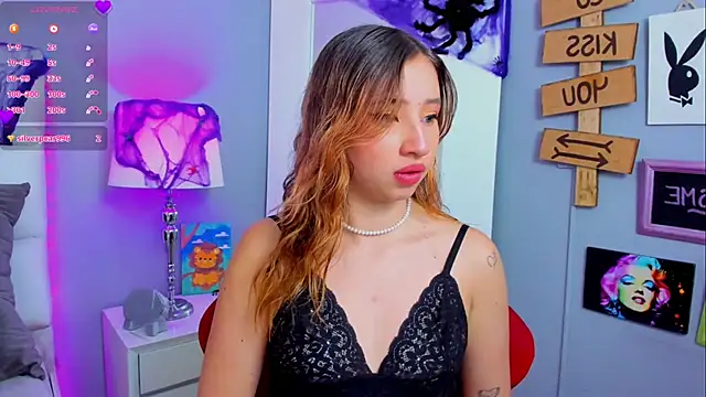 Snapshot of mia_skys chatting on October 23, 12:22 pm mia skys online show from October 23, 12:22 pm