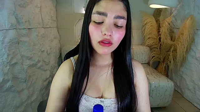 luna  r online show from October 25, 7:54 pm