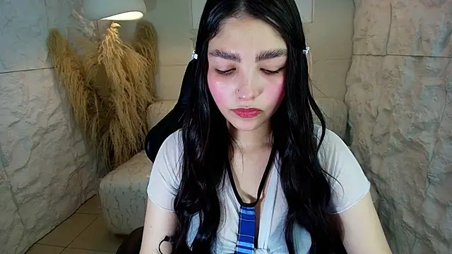 luna  r online show from October 11, 7:49 pm