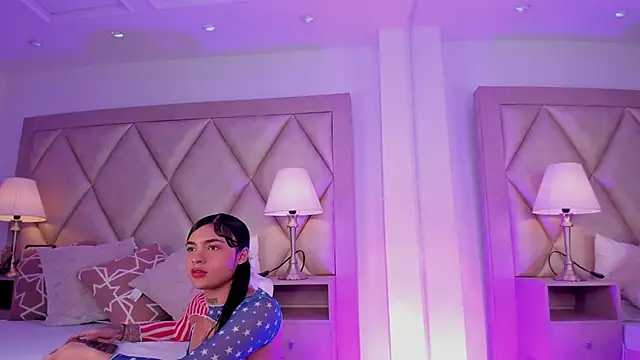 Snapshot of PauVega_ chatting on October 16, 1:25 pm PauVega  online show from October 16, 1:25 pm