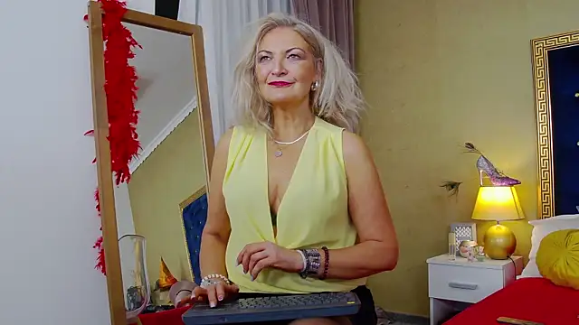 Snapshot of Allura_Jenson chatting on October 30, 8:43 pm Allura Jenson online show from October 30, 8:43 pm