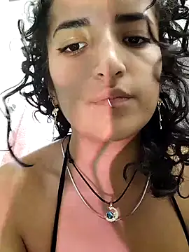 Snapshot of luna_love_xoxo chatting on October 1, 2:27 am luna love xoxo online show from October 1, 2:27 am