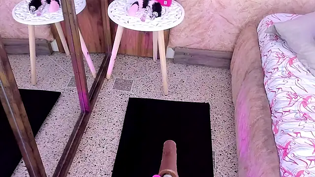 Snapshot of Victoriia_Queen chatting on September 23, 9:02 pm Victoriia Queen online show from September 23, 9:02 pm