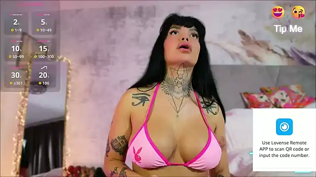 Snapshot of Brianna_Moon chatting on October 16, 3:58 pm Brianna Moon online show from October 16, 3:58 pm