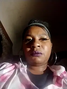 Ladiv33 online show from November 2, 6:00 pm