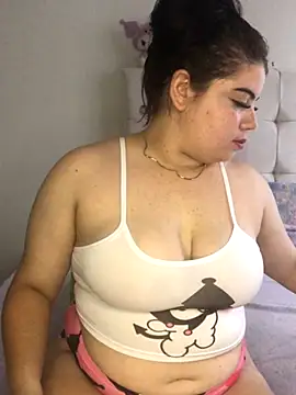 Snapshot of Kuromy_x chatting on October 21, 6:56 pm Kuromy x online show from October 21, 6:56 pm