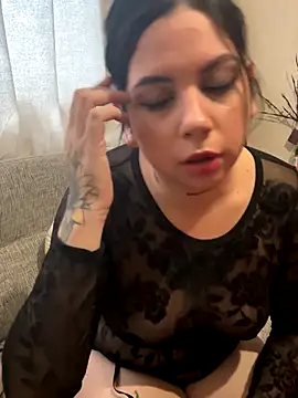 Snapshot of LaGueraDelMar chatting on October 13, 8:00 pm LaGueraDelMar online show from October 13, 8:00 pm