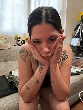 Snapshot of LaGueraDelMar chatting on October 23, 4:24 pm LaGueraDelMar online show from October 23, 4:24 pm