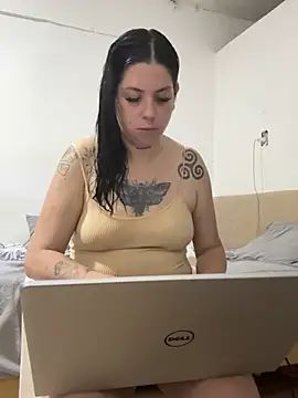 LaGueraDelMar online show from February 2, 10:31 pm