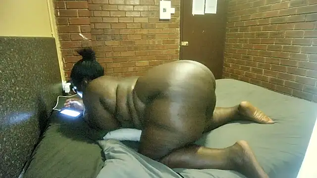 Snapshot of ASSQUEEN37Xx chatting on October 27, 5:52 pm ASSQUEEN37Xx online show from October 27, 5:52 pm