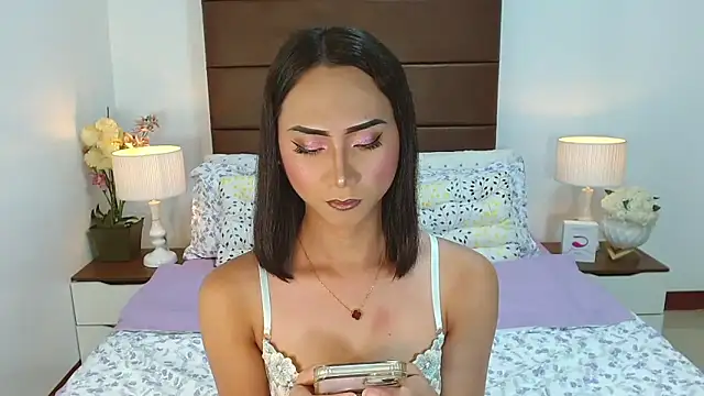 Snapshot of BlaireWilzon chatting on October 26, 8:15 pm BlaireWilzon online show from October 26, 8:15 pm