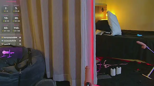 emma morales  online show from February 5, 3:59 pm