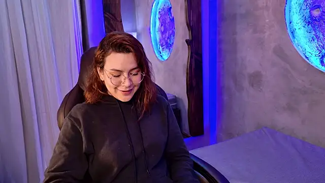 Celineblossom  online show from October 13, 4:20 pm