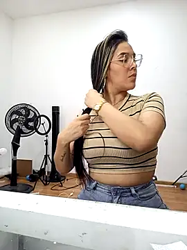 valentinarios  online show from October 29, 4:06 am