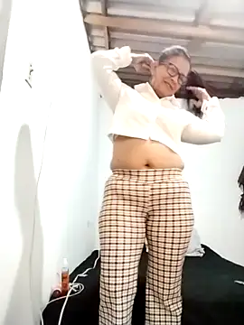 Snapshot of Africa_moont chatting on September 17, 7:23 pm Africa moont online show from September 17, 7:23 pm