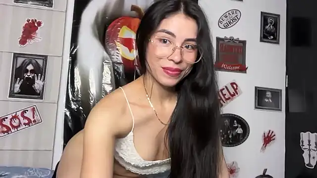 Snapshot of sasha_jonne chatting on October 17, 2:15 am sasha jonne online show from October 17, 2:15 am