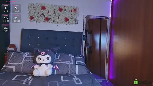 madisonwalkeeer online show from December 17, 11:53 pm